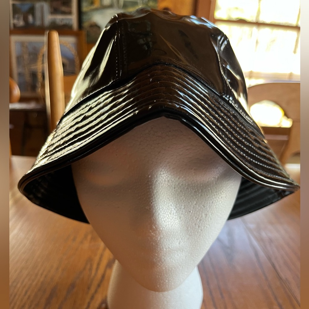 Gap Black Patent Leather Bucket Hat Size Medium/Large